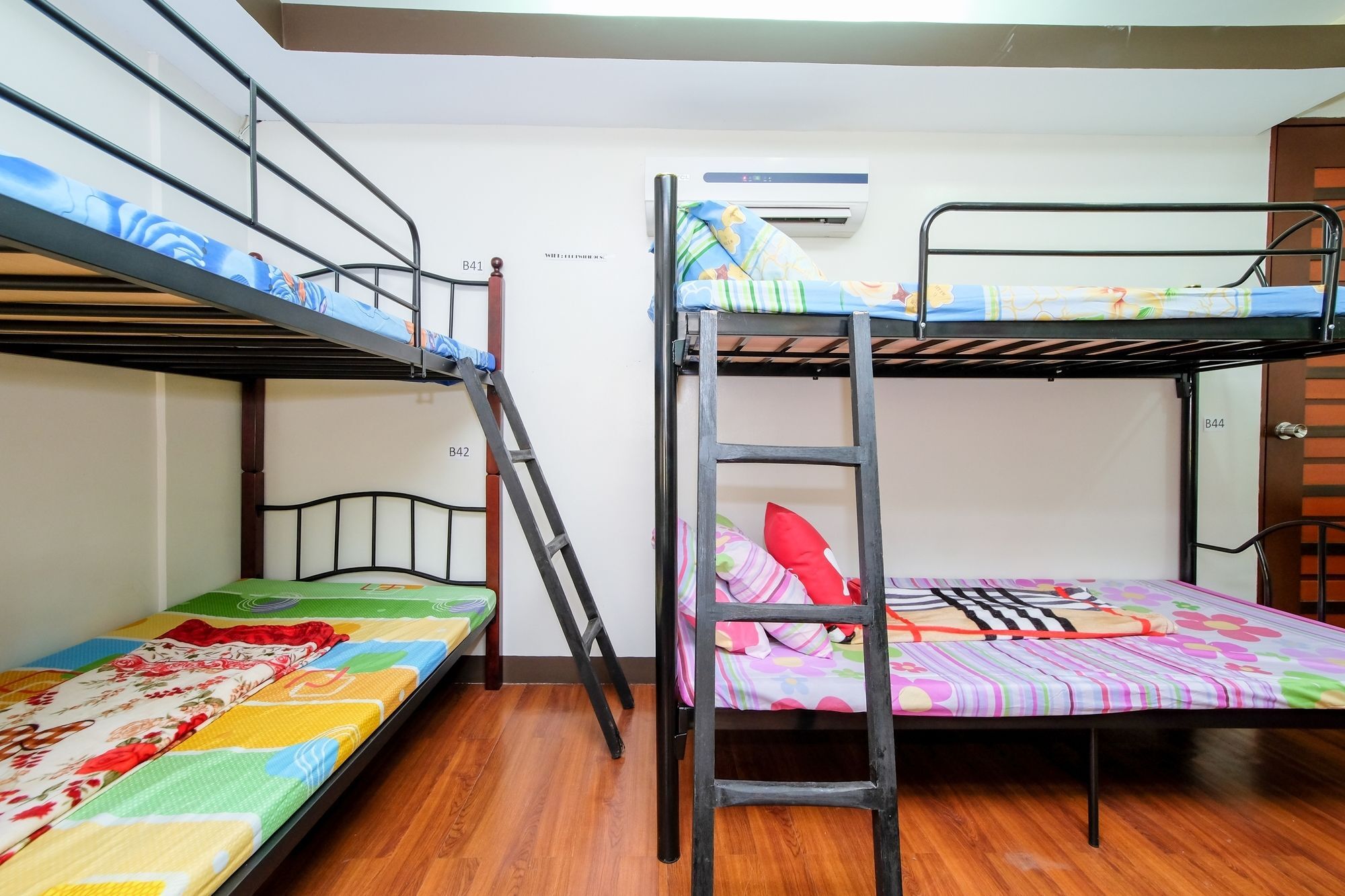 Zen Hostel Quirino Ave. Malate Манила Экстерьер фото
