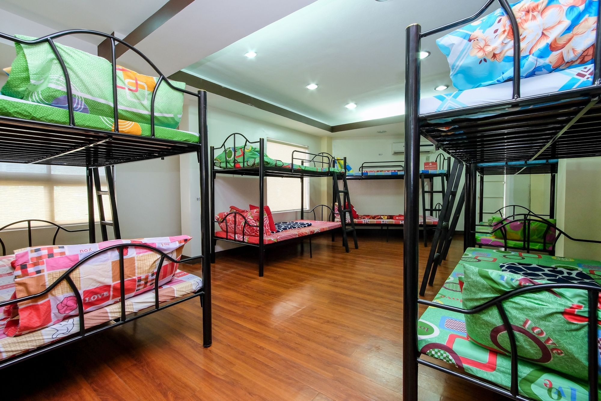 Zen Hostel Quirino Ave. Malate Манила Экстерьер фото