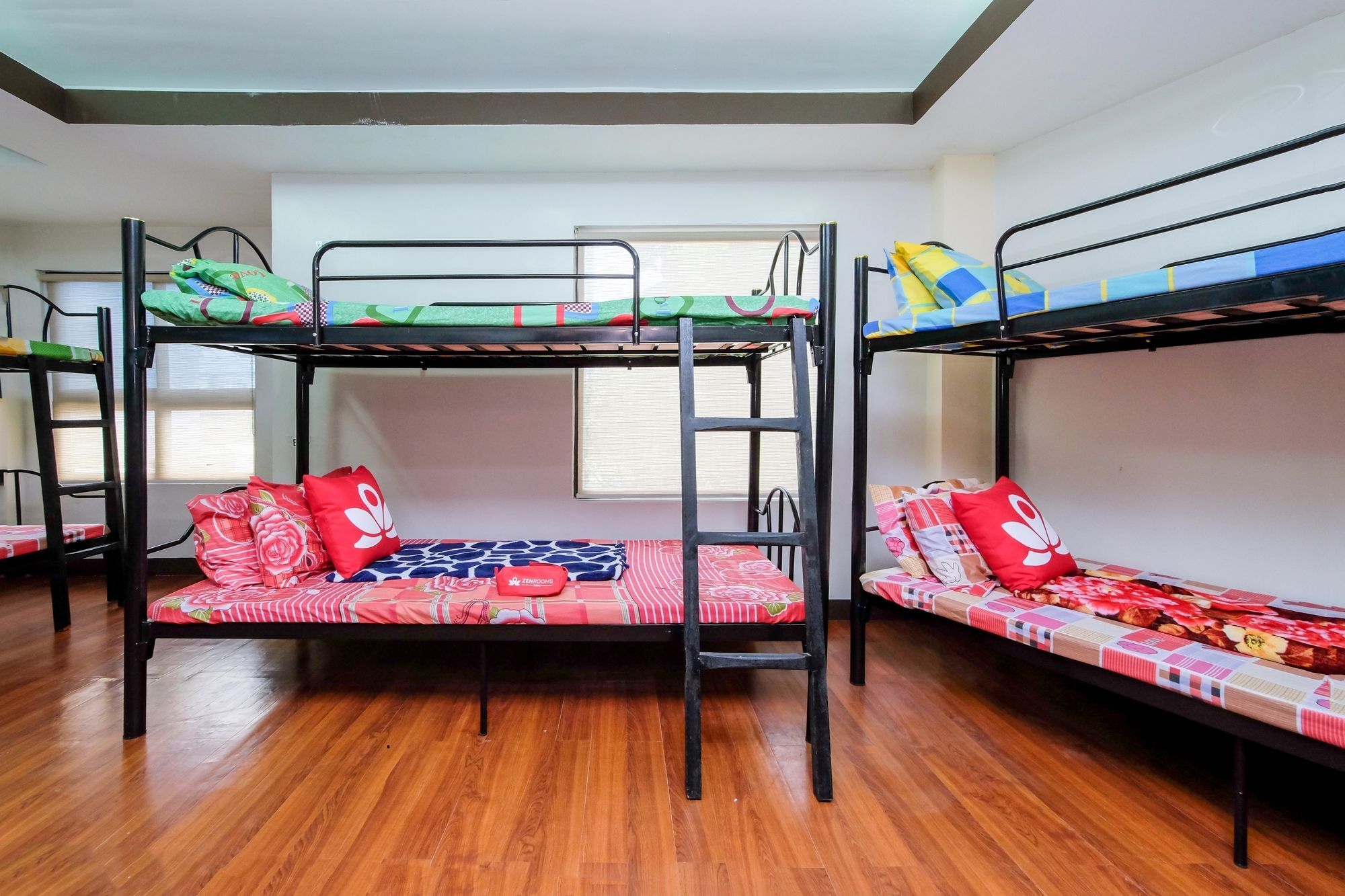 Zen Hostel Quirino Ave. Malate Манила Экстерьер фото