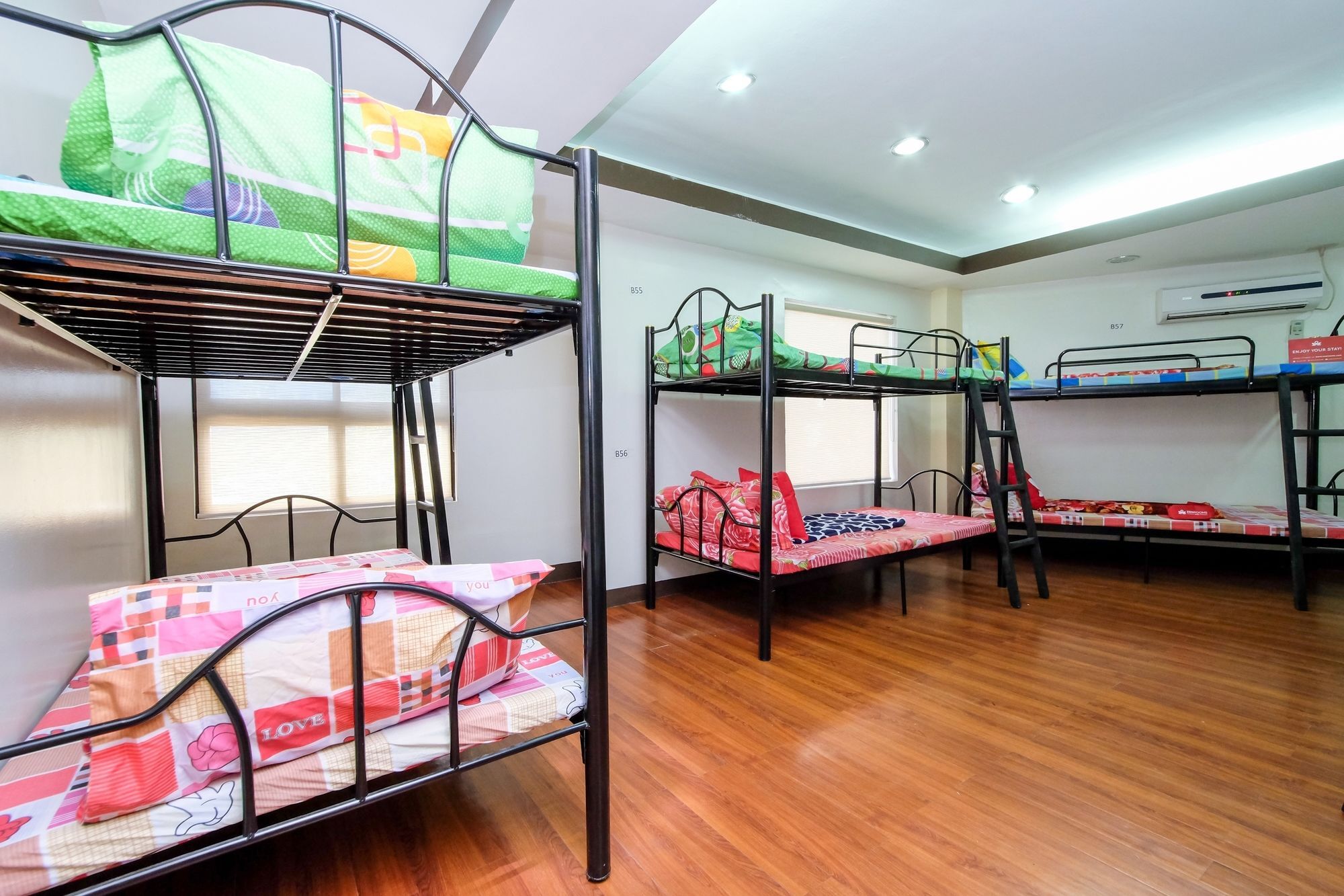 Zen Hostel Quirino Ave. Malate Манила Экстерьер фото